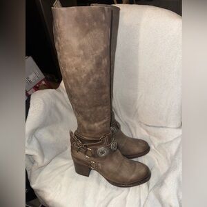 OG size 11 brown Casper